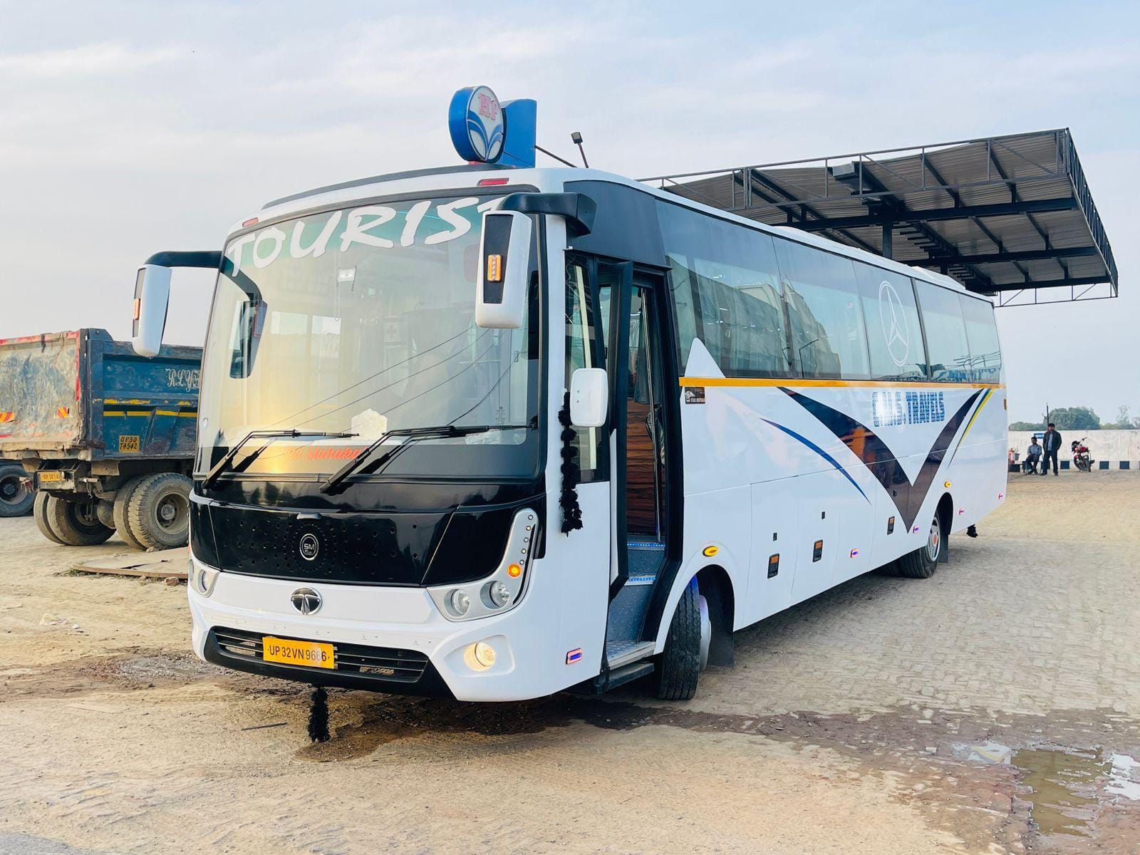Luxury Bus for Large Groups